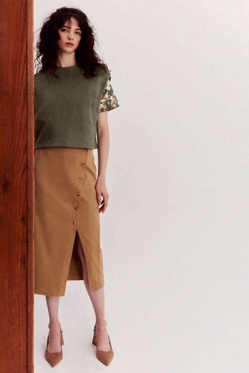 Buttons Detailed Slit Skirt