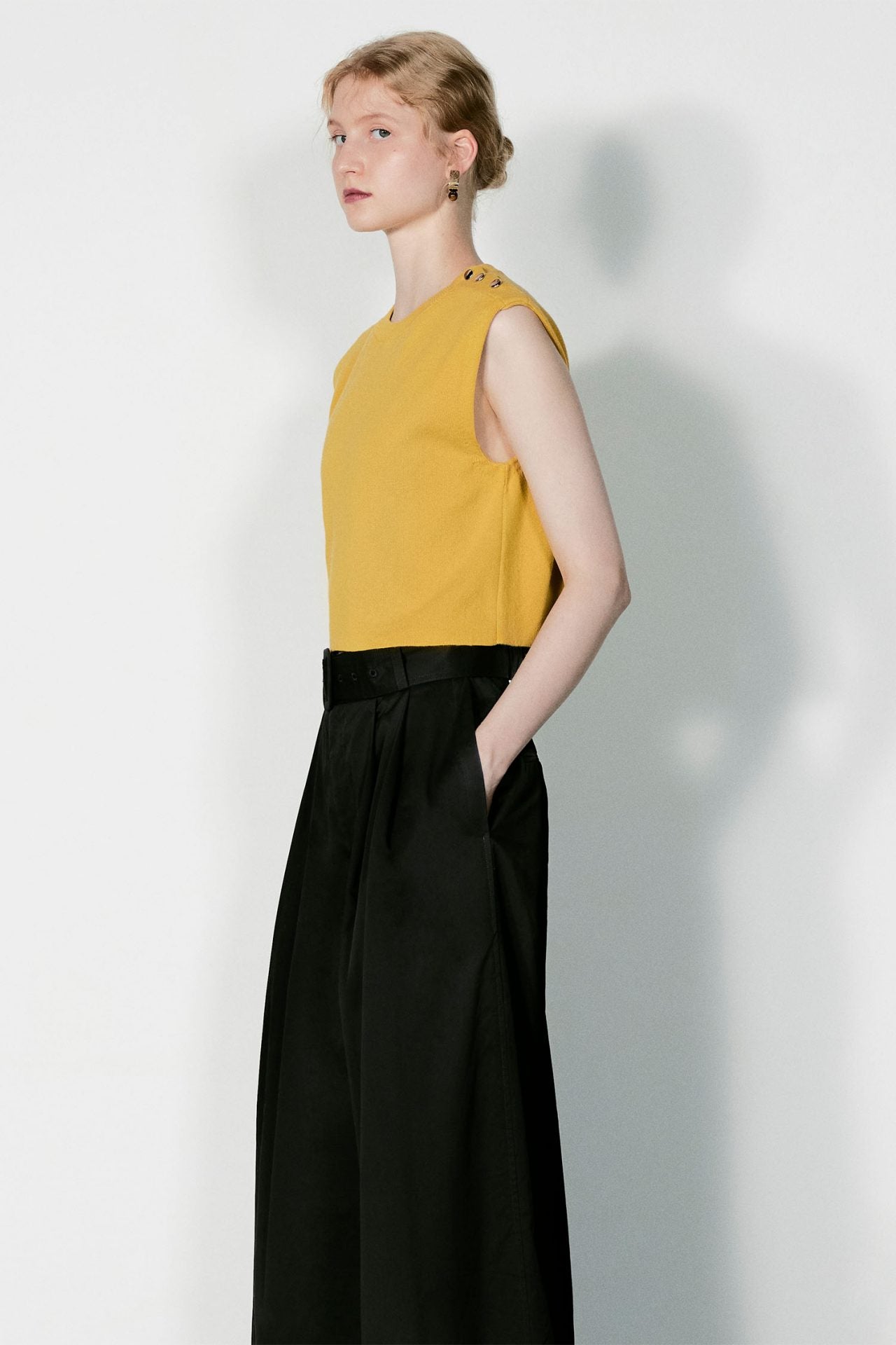 Box-cut Cropped Knit